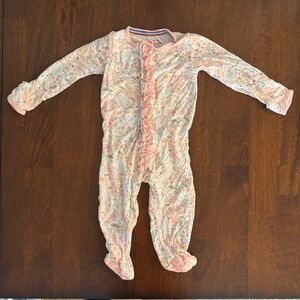 EUC Magnetic Me Floral Footie 3-6 months